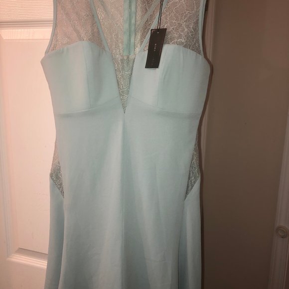 BCBG AZRIA Aqua Mist Ariel Dress Size 4. - Picture 2 of 9